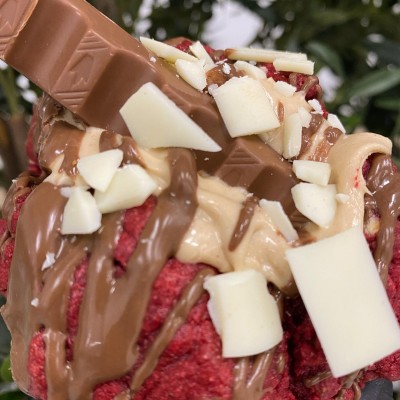 Red Velvet, Bueno Sauce, Kinder, Milk Chocolate Drizzle, and White Shards Cookie.